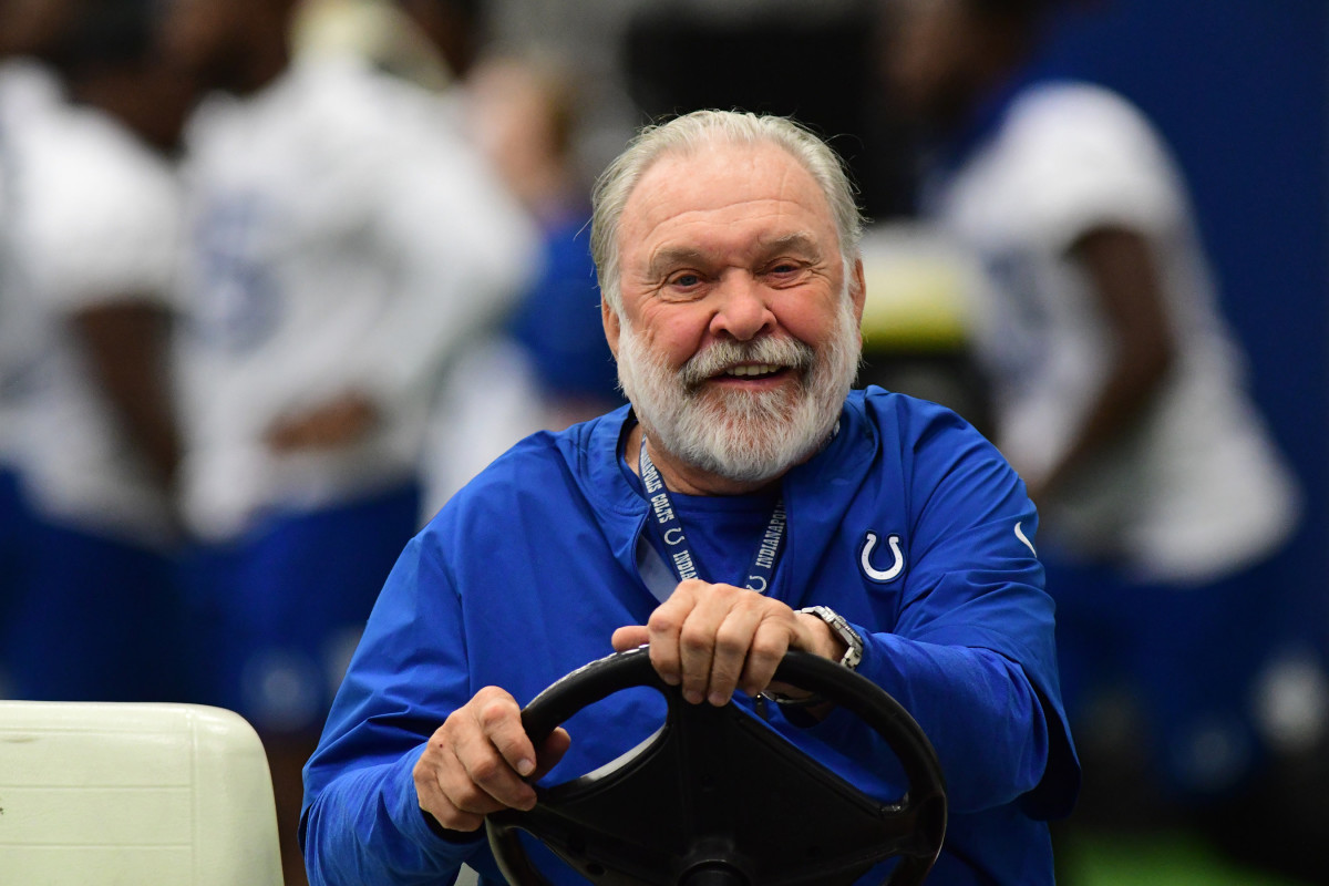 Howard Mudd was the Indianapolis Colts offensive line coach from 1998 to 2009.
