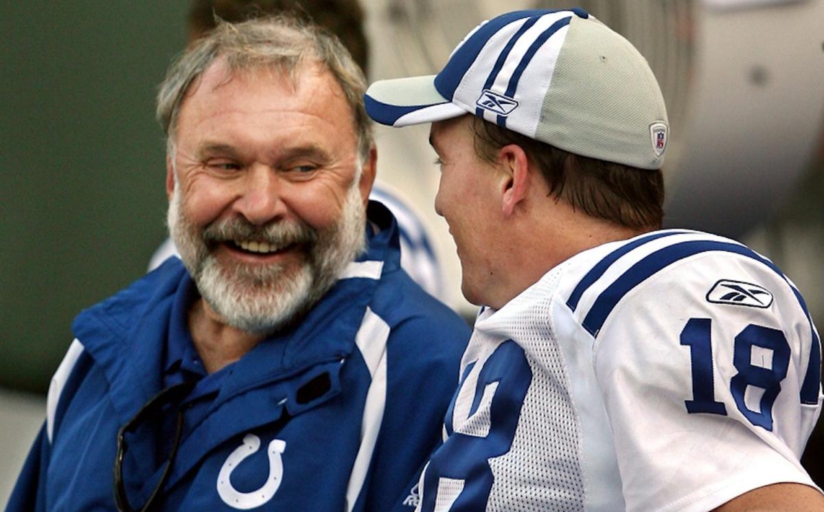 Indianapolis Colts offensive line coach Howard Mudd (left), who passed away on Wednesday at 78, shares a sideline moment with quarterback Peyton Manning.