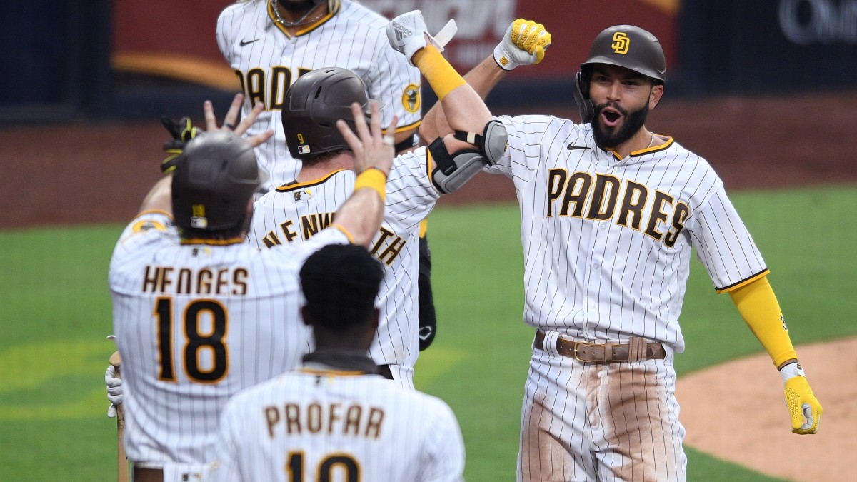 Eric Hosmer celebrates a grand slam against the Rangers on Thursday.