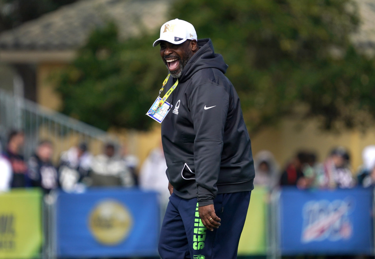 Decoding Dre What Seahawks Passing Game Coordinator Andre Curtis Said Sports Illustrated