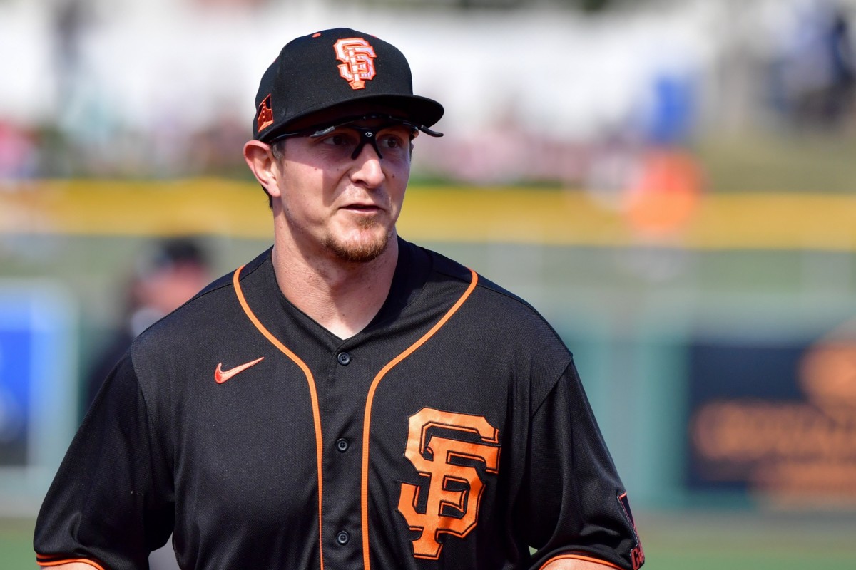 Alex Dickerson is hitting just .209 for the Giants. (USA TODAY Sports)
