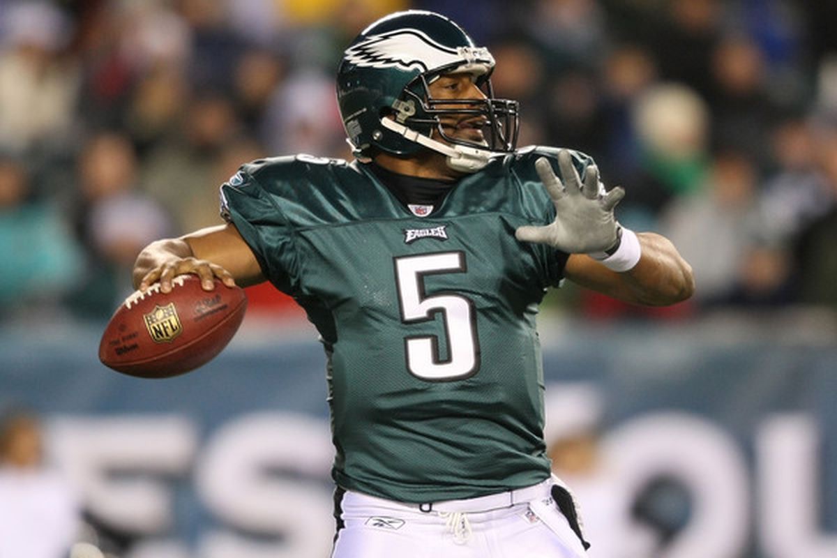Donovan McNabb Sees Carson Wentz Pressing Sports Illustrated