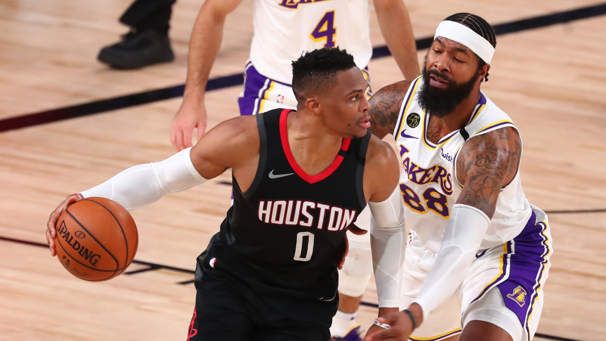 russell-westbrook-rockets-lakers 10.59.11 PM