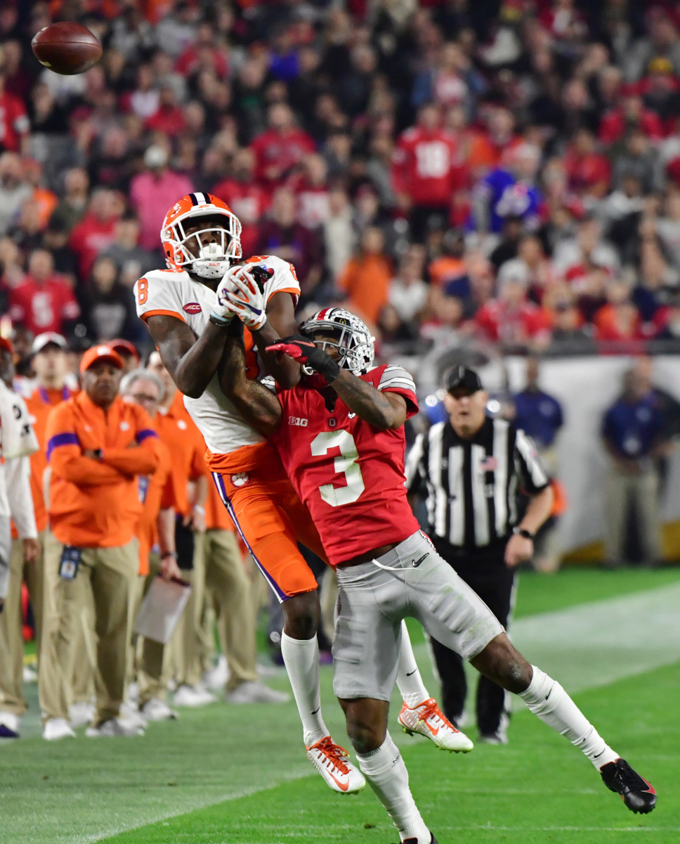 Arnette breaks up a pass in the 2019 College Football Playoff Semifinal against Clemson