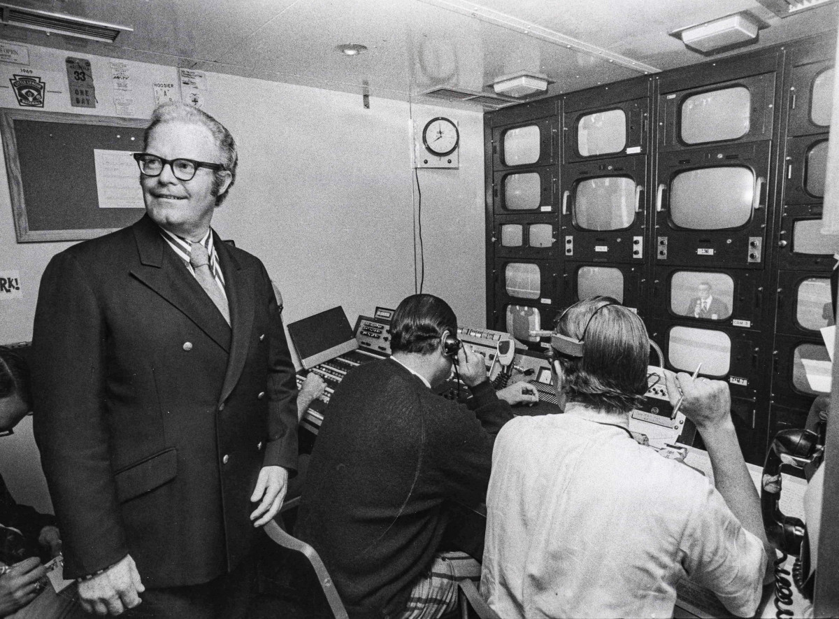 Arledge roamed the production booth on the night ABC unveiled his Monday-night innovation.