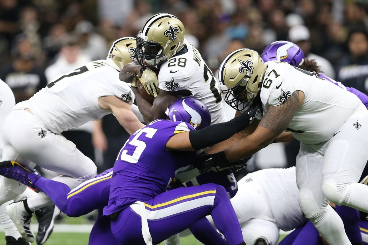 Jan 5, 2020; New Orleans, Louisiana, USA; New Orleans Saints running back Latavius Murray (28) runs the ball against the Minnesota Vikings during the first quarter of a NFC Wild Card playoff football game at the Mercedes-Benz Superdome. Mandatory Credit: Chuck Cook -USA TODAY Sports