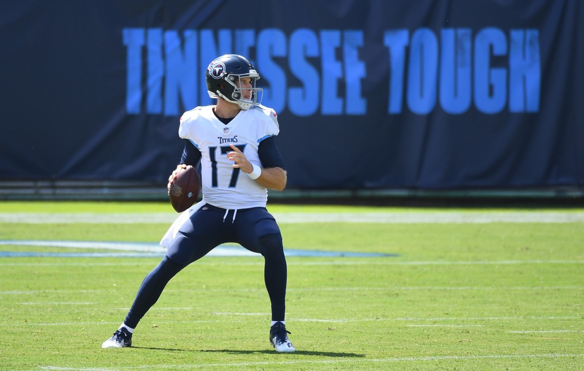 Tennessee Titans quarterback Ryan Tannehill (17) drops back to pass during the first half against the Jacksonville Jaguars at Nissan Stadium.