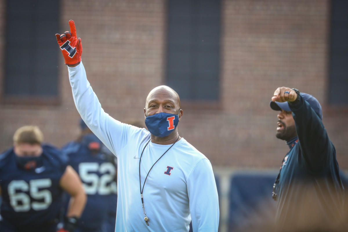 Illinois head coach Lovie Smith will be allowed to have shoulder pads in practices starting Wednesday and fully-padded practices starting the following day. 