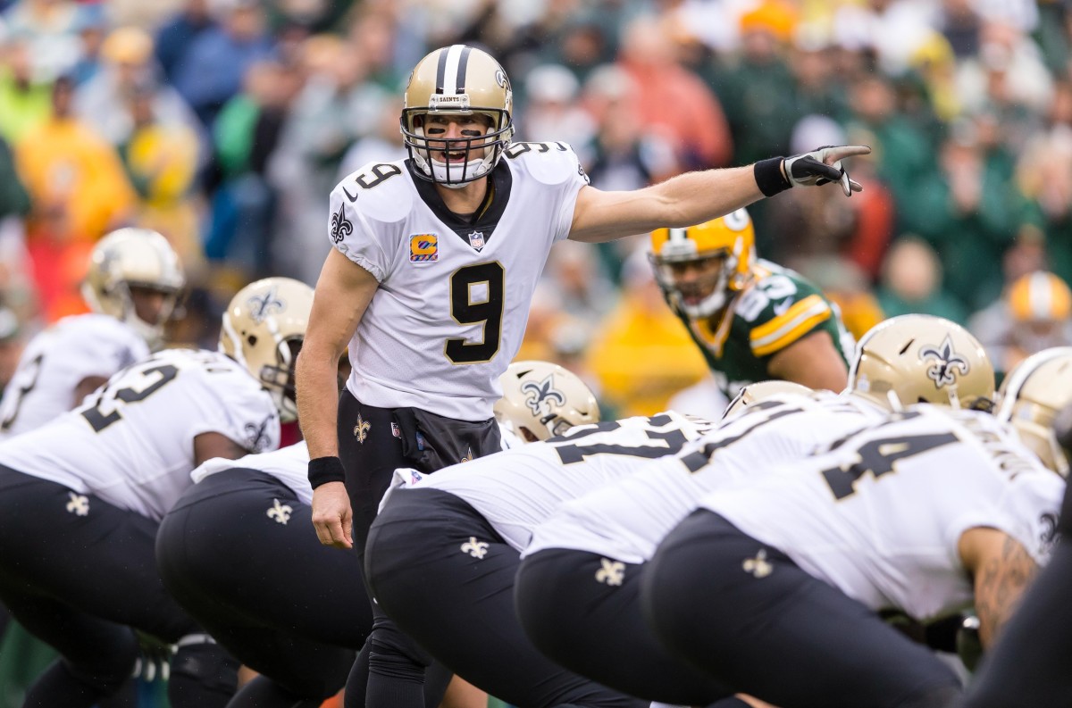 Oct 22, 2017; Green Bay, WI, USA; New Orleans Saints quarterback Drew Brees (9) during the game against the Green Bay Packers at Lambeau Field. Mandatory Credit: Jeff Hanisch-USA TODAY Sports