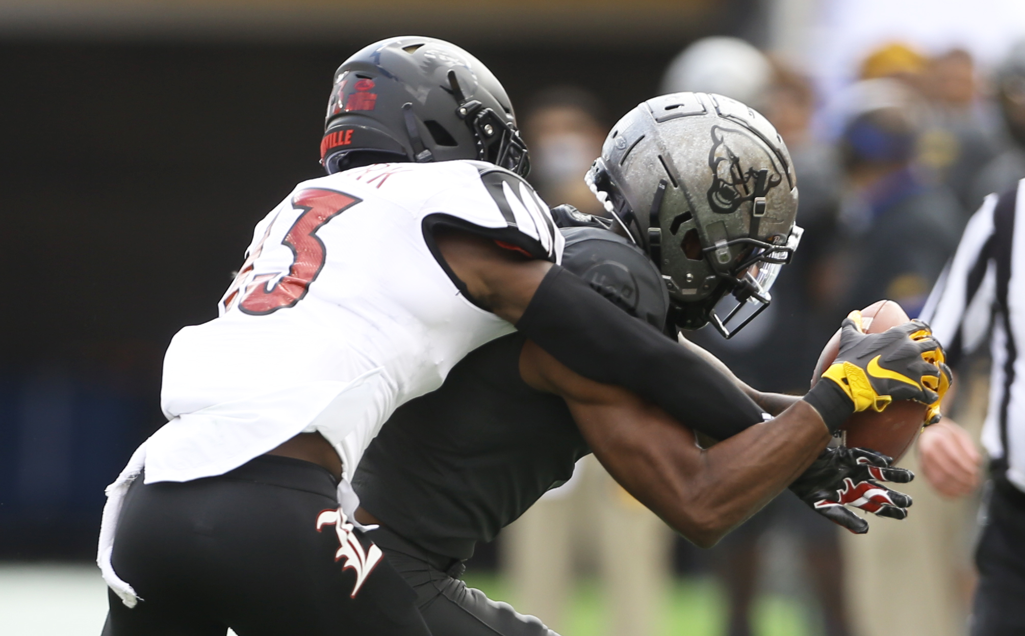 Louisville Defense Finding Early Success Getting In Backfield Sports Illustrated Louisville