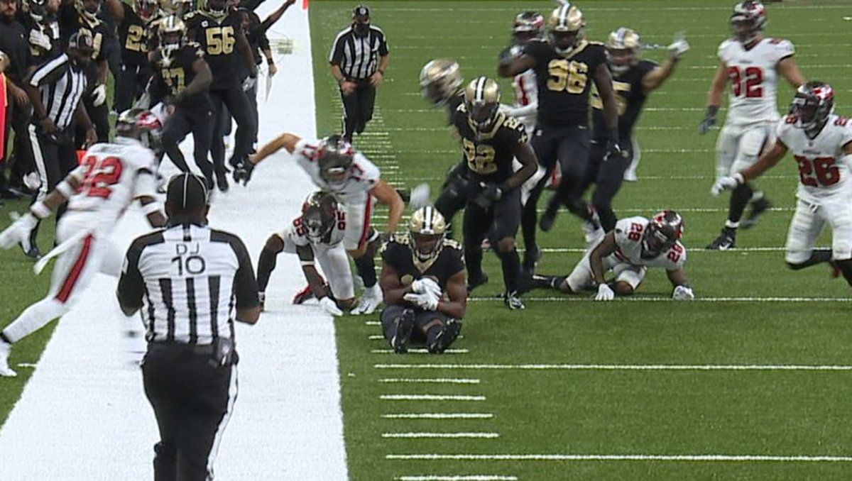 Fowler recovers kickoff fumble