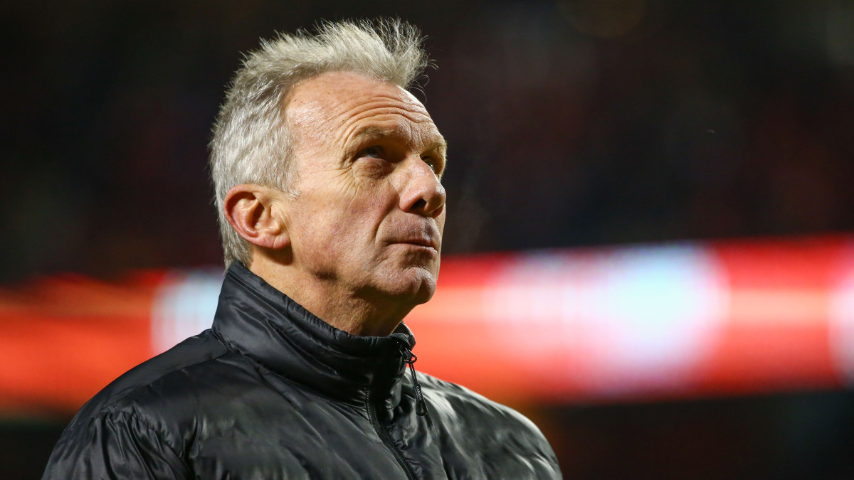 Joe Montana and his wife blocked an attempted kidnapping of their grandchild.