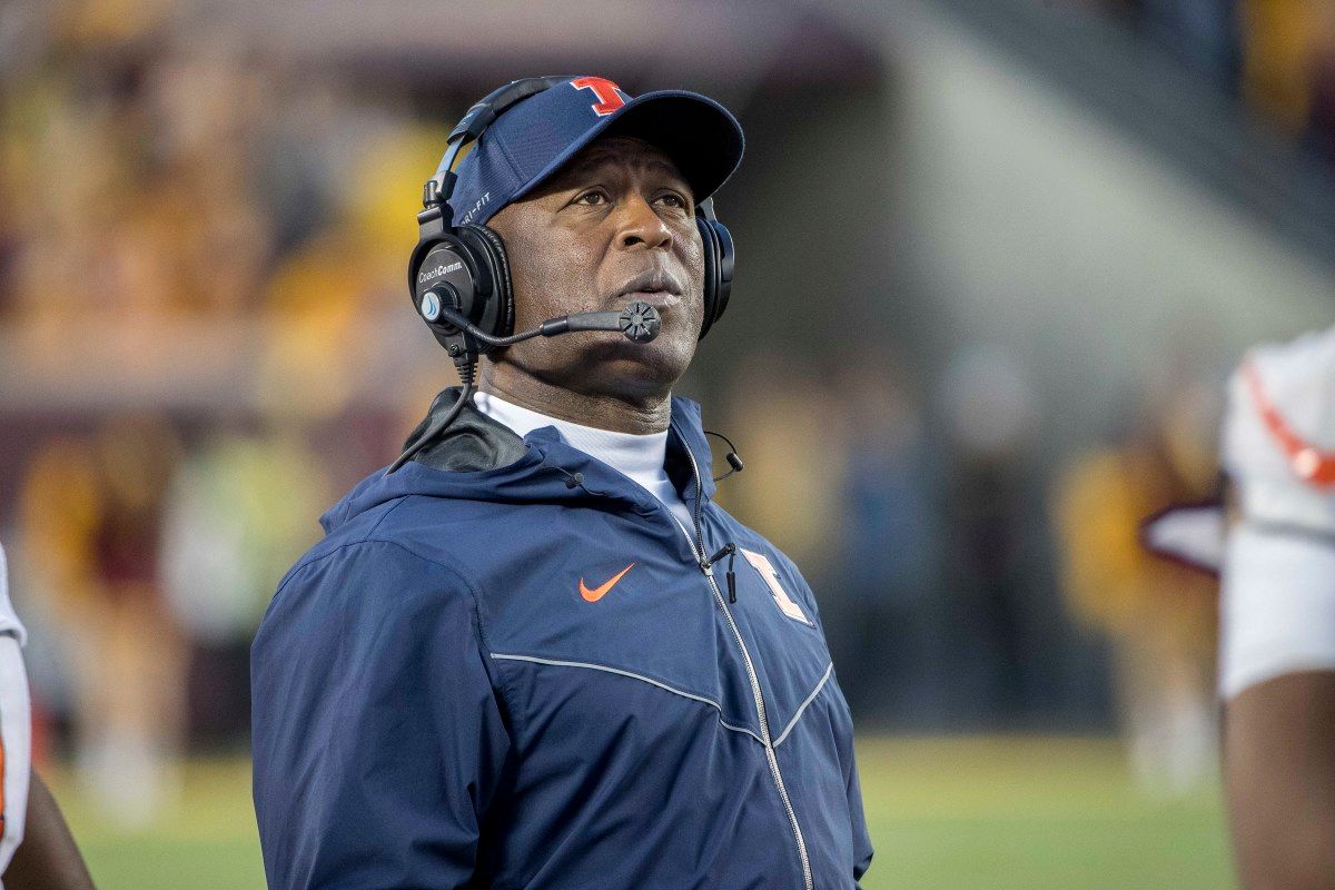 Illinois Fighting Illini head coach Lovie Smith looks on during the second half of a 2017 game against the Minnesota Golden Gophers at TCF Bank Stadium.