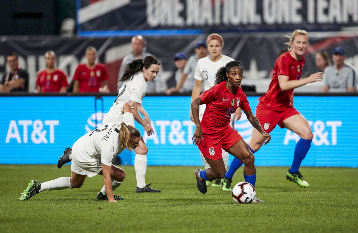 crystal-dunn-action-uswnt