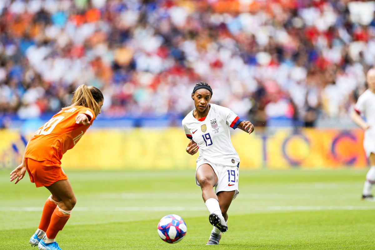 USWNT's Crystal Dunn Despite Being 6 Months Pregnant Is Still Working On Her Game (Video)