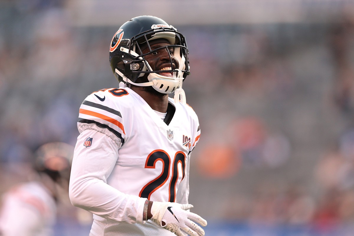 Chicago Bears cornerback Prince Amukamara (20) warms up before his game against the New York Giants at MetLife Stadium.