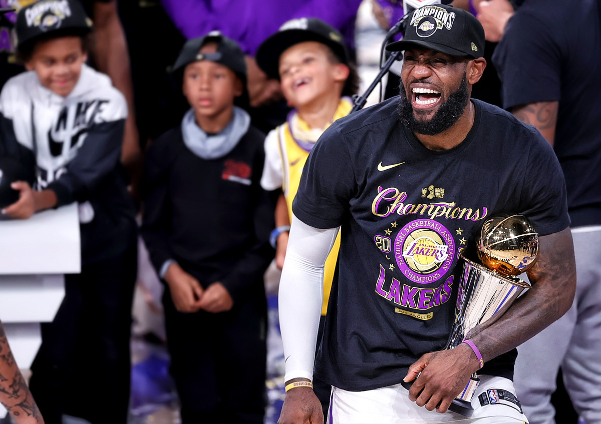 LeBron James celebrates the Lakers' 17th NBA championship