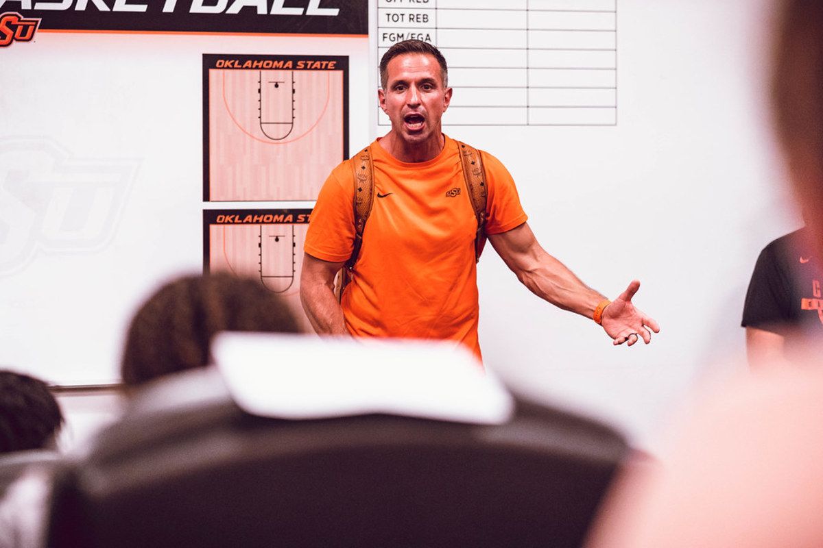 Damon West speaking to the Oklahoma State women's basketball team on Oct. 8 at Gallagher-Iba Arena.