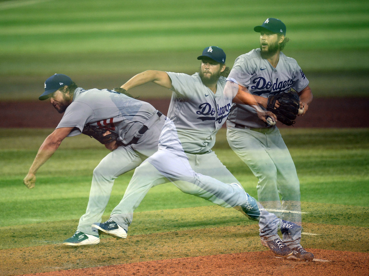 Clayton Kershaw throwing