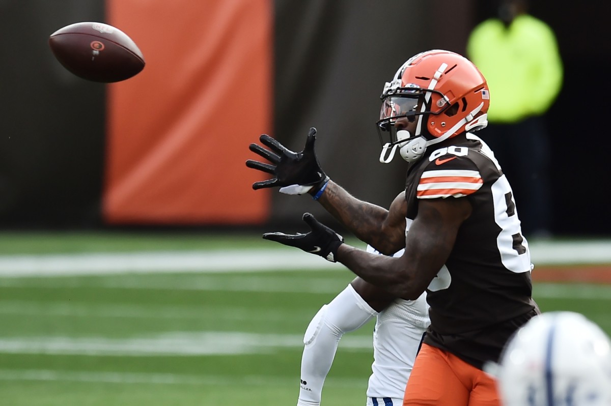 Oct 11, 2020; Cleveland, Ohio, USA; Cleveland Browns wide receiver Jarvis Landry (80) makes a catch during the first quarter against the Indianapolis Colts at FirstEnergy Stadium. Mandatory Credit: Ken Blaze-USA TODAY Sports