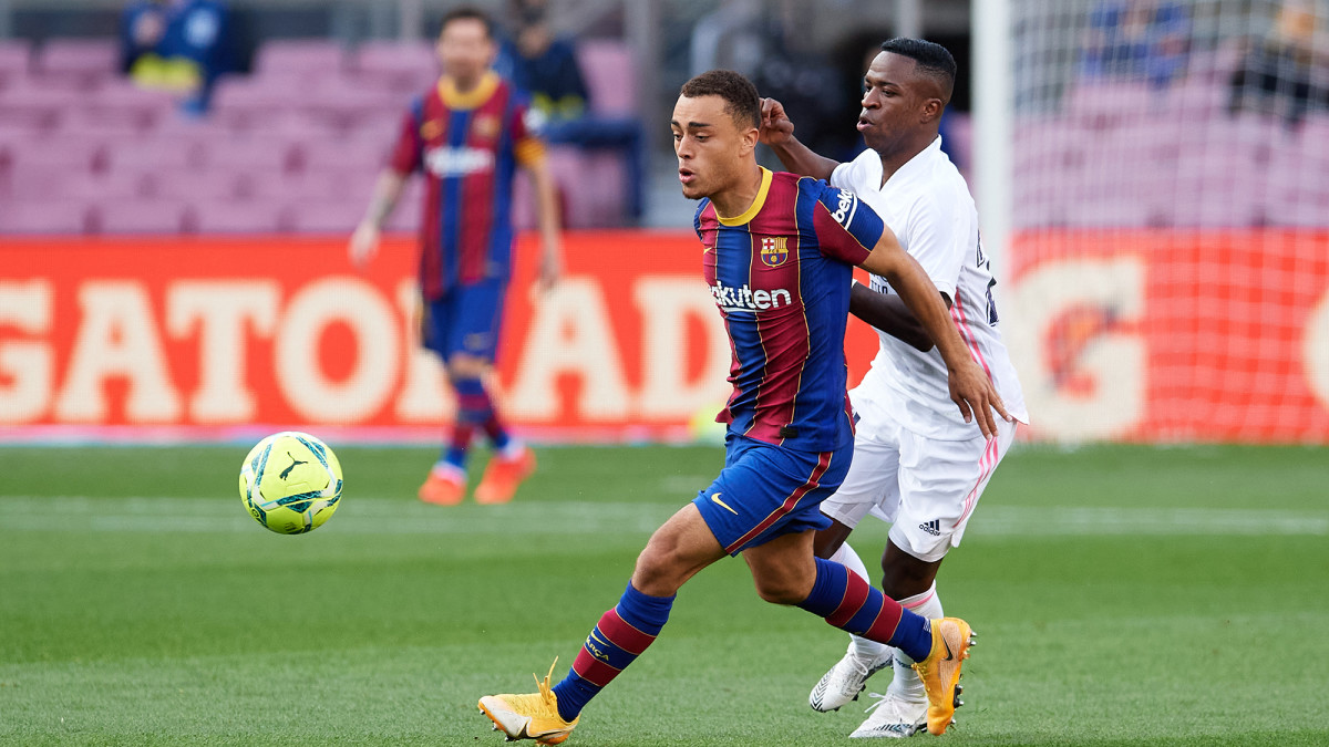 Sergino Dest: Barcelona's US defender stands out in El Clásico - Sports  Illustrated