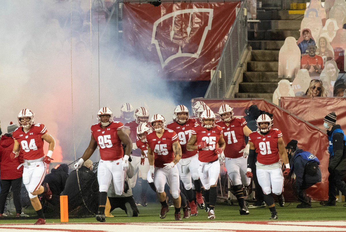 Nobody got to see the Badgers run out of a tunnel this weekend.