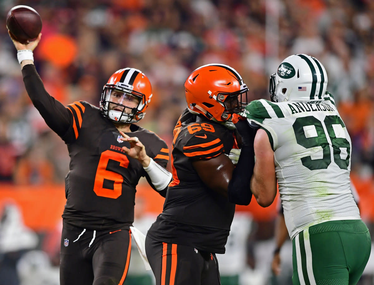 Browns quarterback Baker Mayfield (6) throws a pass during the first half of a game against the Jets at FirstEnergy Stadium in 2018. By winning, the Browns snapped a 19-game winless streak that had lasted 635 days.