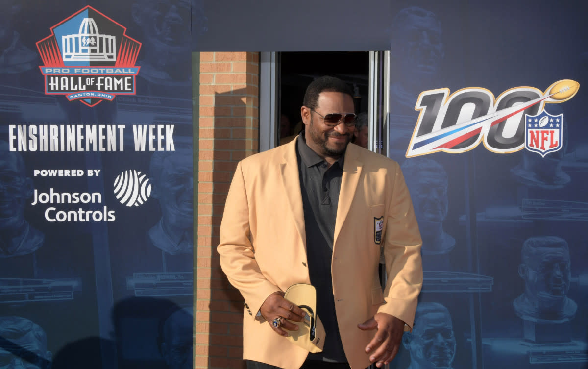 Jerome Bettis arrives during the 2019 Hall of Fame Enshrinement at Tom Benson Hall of Fame Stadium. Though he is mostly known for his time with the Steelers, he had a few great seasons with the Rams.