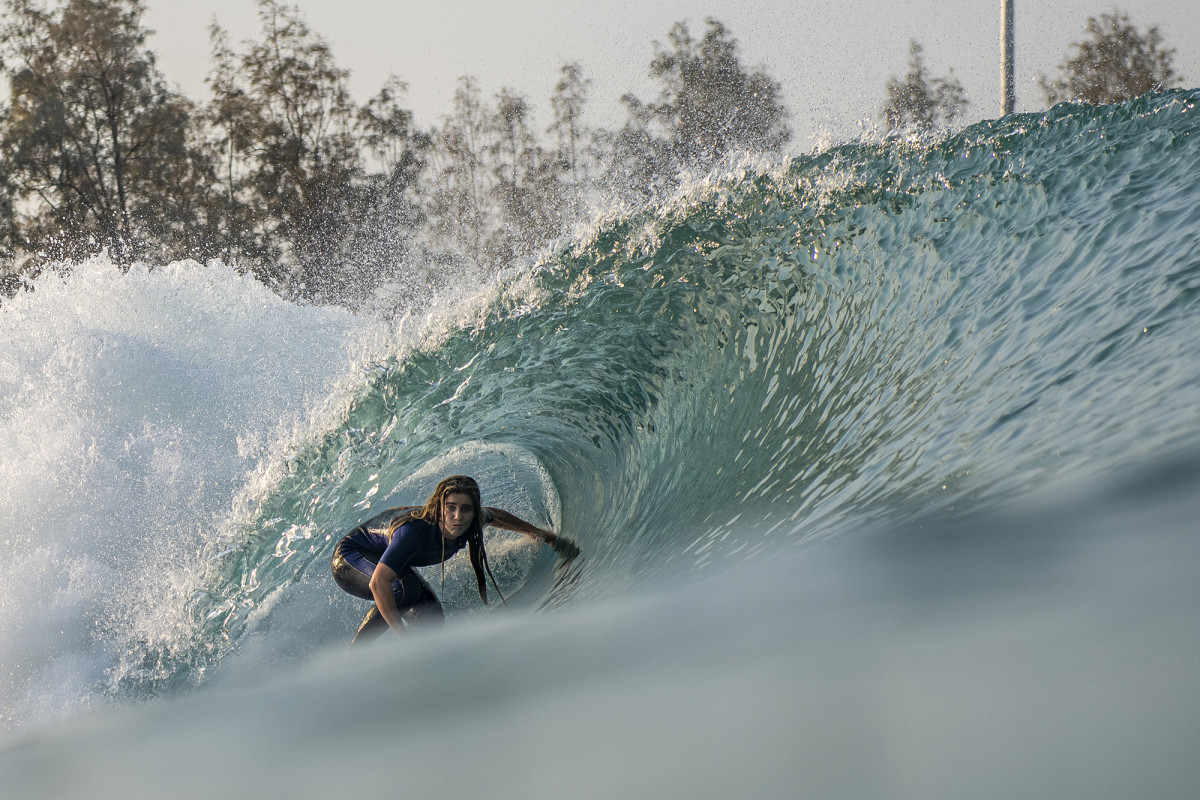caroline-marks-surfing-redbull