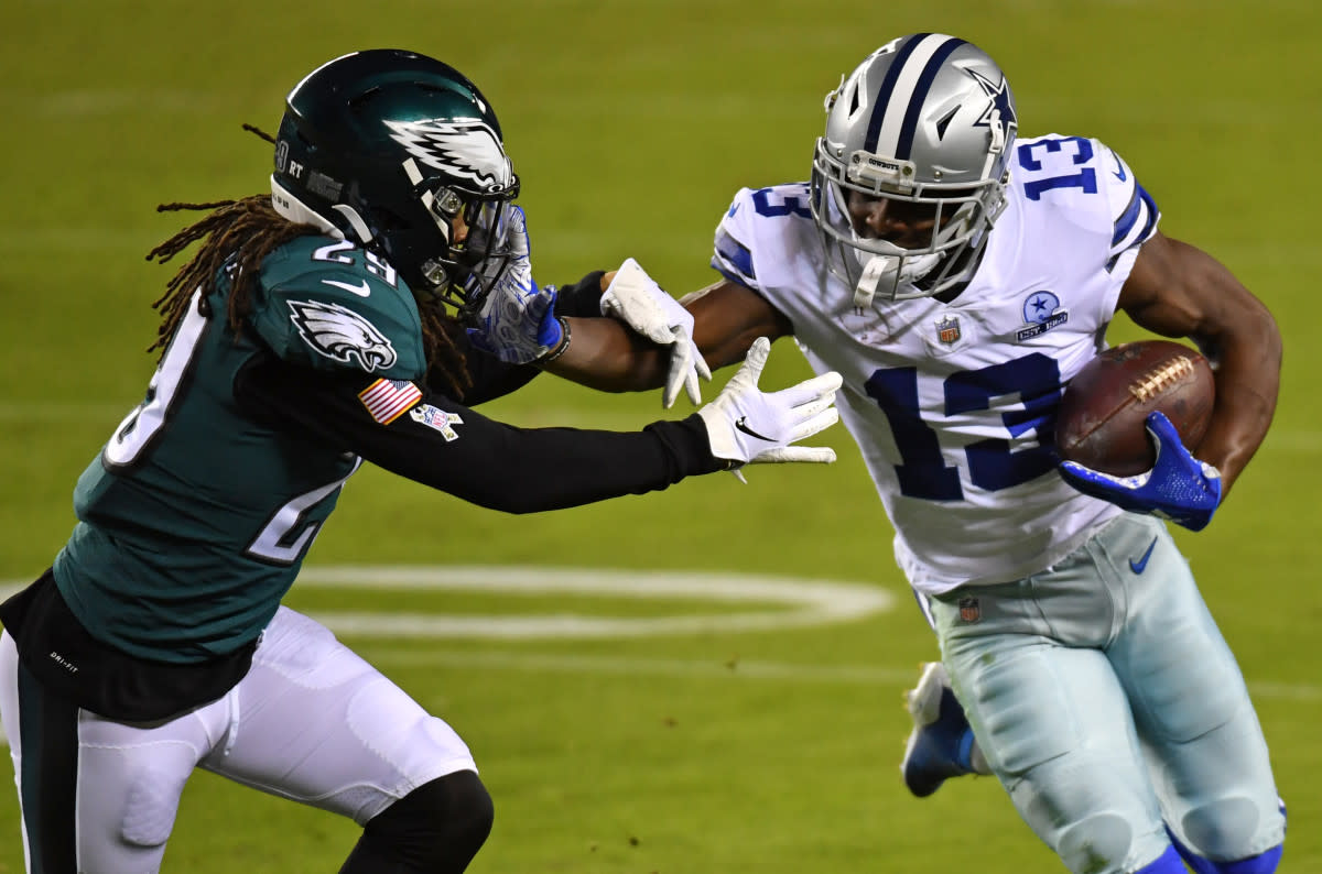 Cowboys wide receiver Michael Gallup (13) battles with Eagles cornerback Avonte Maddox (29) during the first quarter at Lincoln Financial Field.