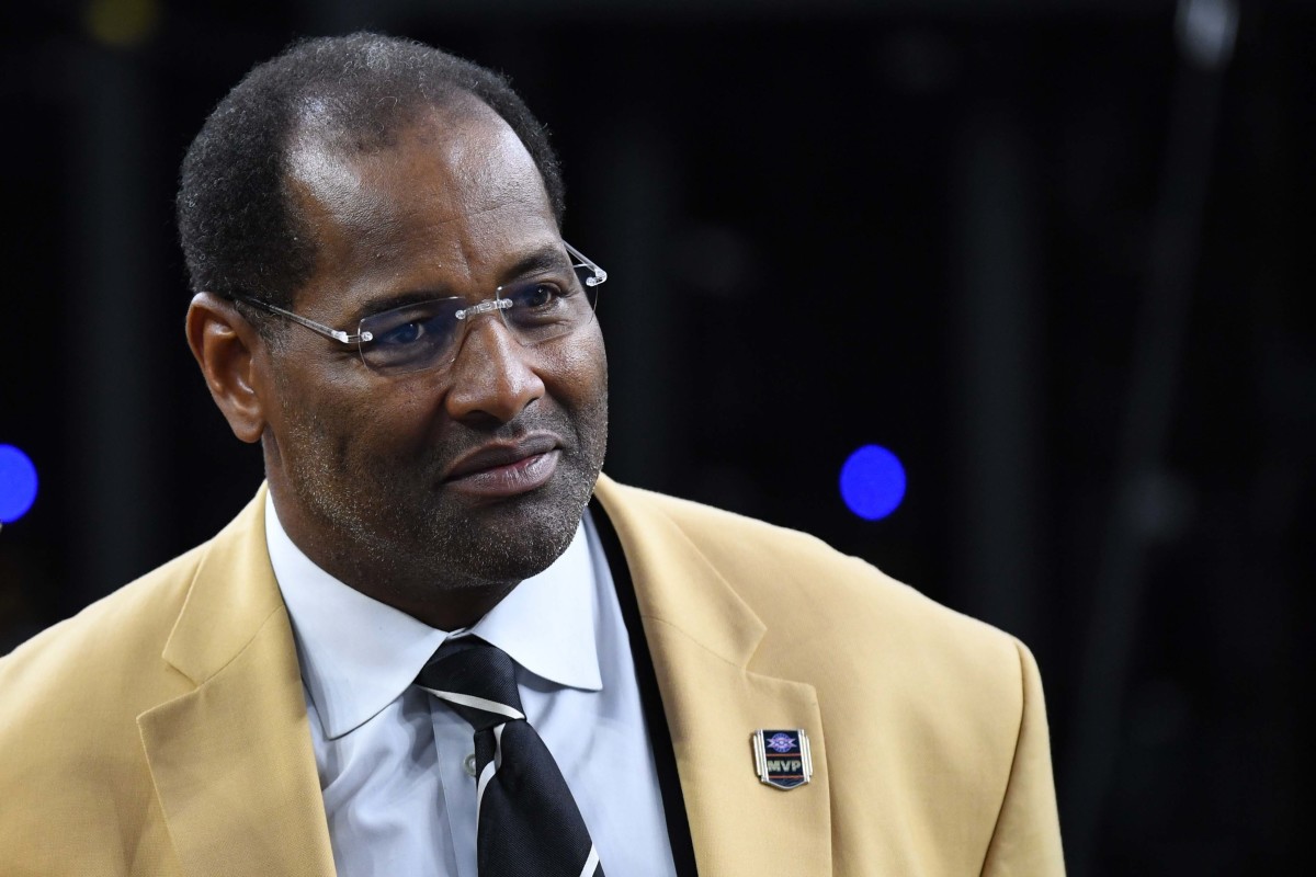 Hall of Famer Richard Dent spent the first 11 years of his NFL career with the Bears.