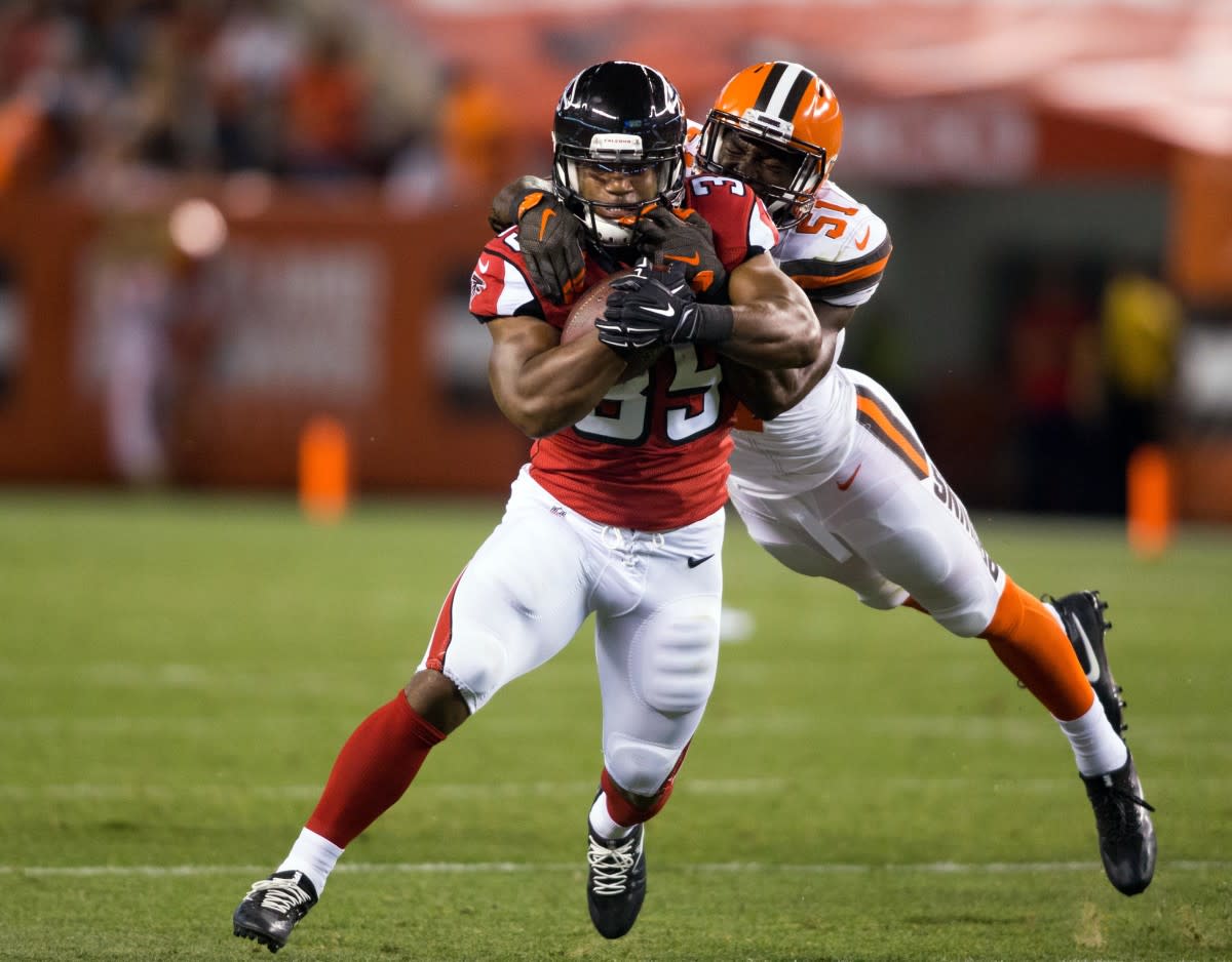 Former Browns linebacker Barkevious Mingo makes a tackle against the Falcons in the 2016 preseason. Mingo never lived up to expectations as the team's top draft pick in 2013.