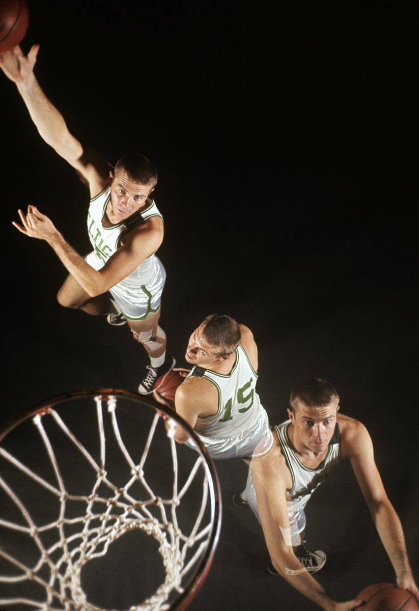 Celtics pay tribute to Tommy Heinsohn before season opener