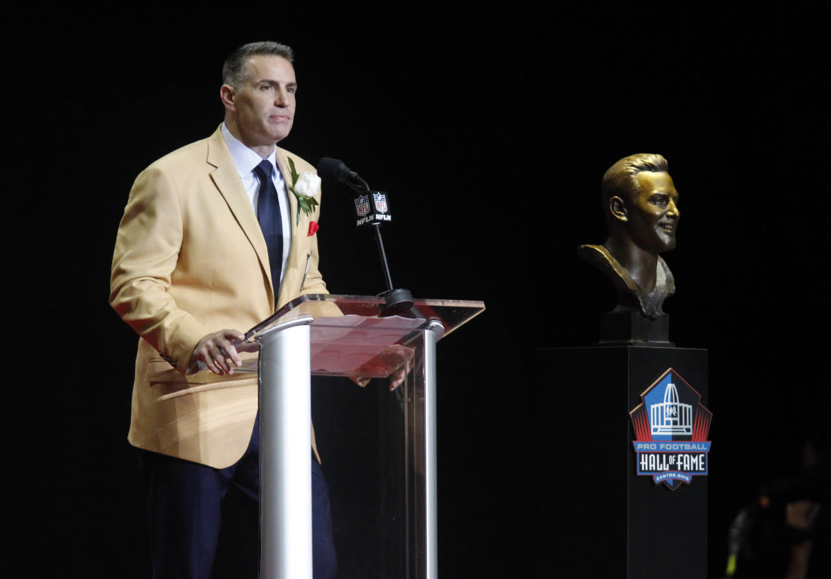 Cardinals Hall of Fame quarterback Kurt Warner delivers his induction speech during the 2017 Hall of Fame induction ceremony in Canton, Ohio.