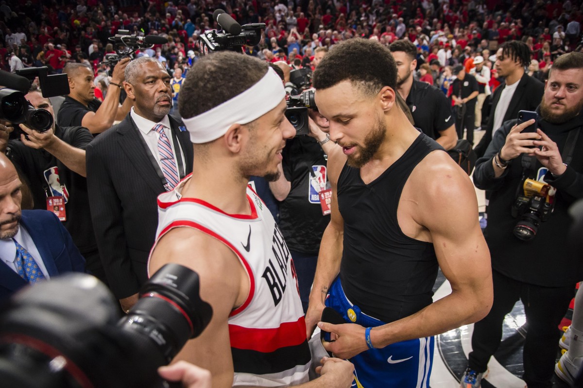 Warriors' Steph Curry Reacts to Sixers Trade for Seth Curry - Sports