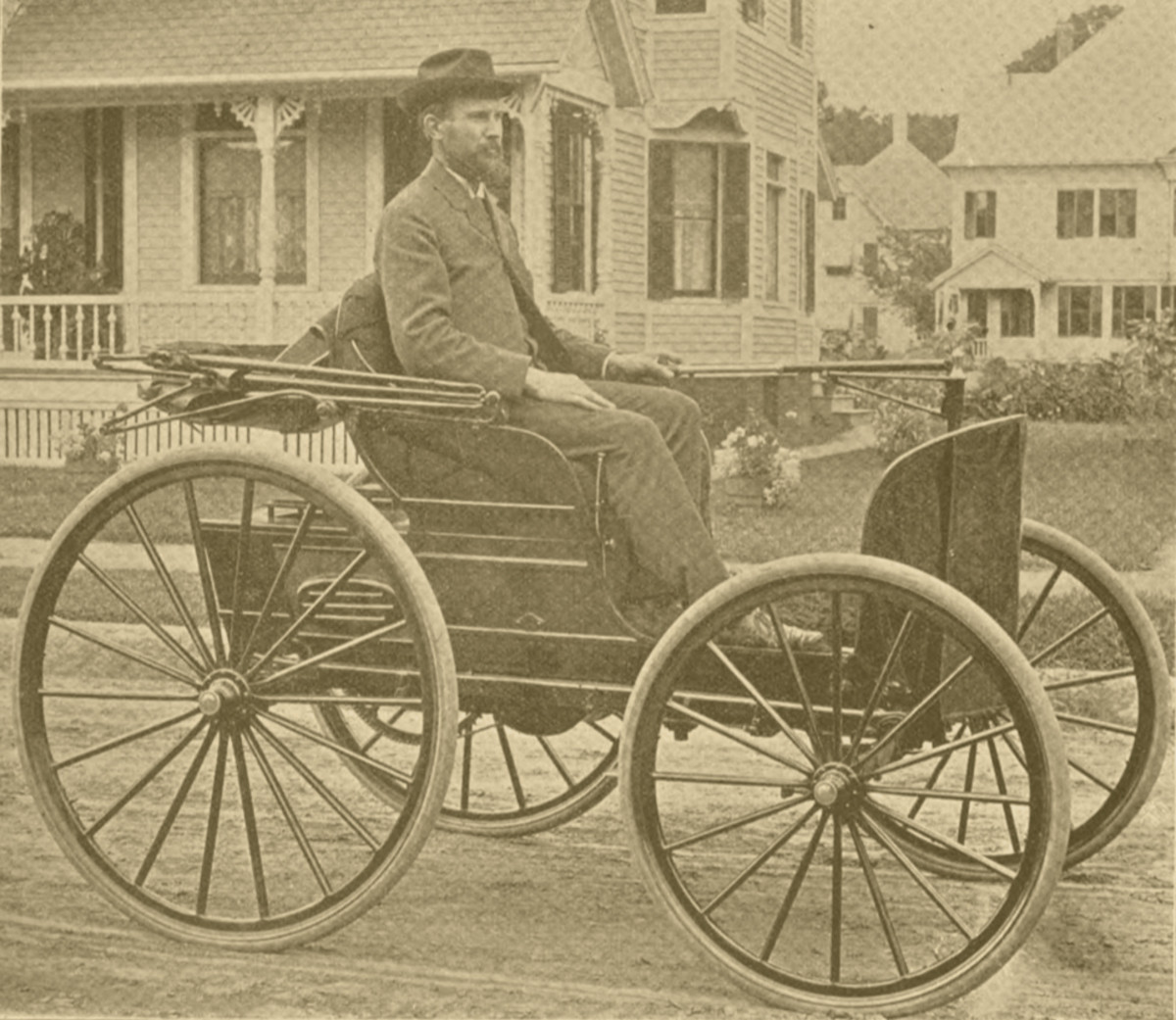 The Duryea brothers' "road wagon," not quite at cruising speed, in Springfield.