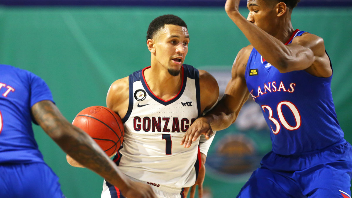 Gonzaga guard Jalen Suggs dribbles vs Kansas