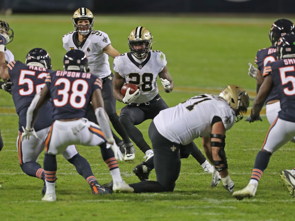Nov 1, 2020; Chicago, Illinois, USA; New Orleans Saints running back Latavius Murray (28) runs with the ball during the second half against the Chicago Bears at Soldier Field. Mandatory Credit: Dennis Wierzbicki-USA TODAY Sports
