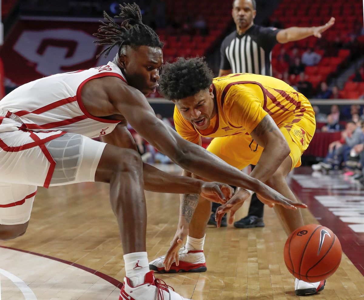 Victor Iwuakor (left) won't play against UTSA in Oklahoma's season-opener Thursday.