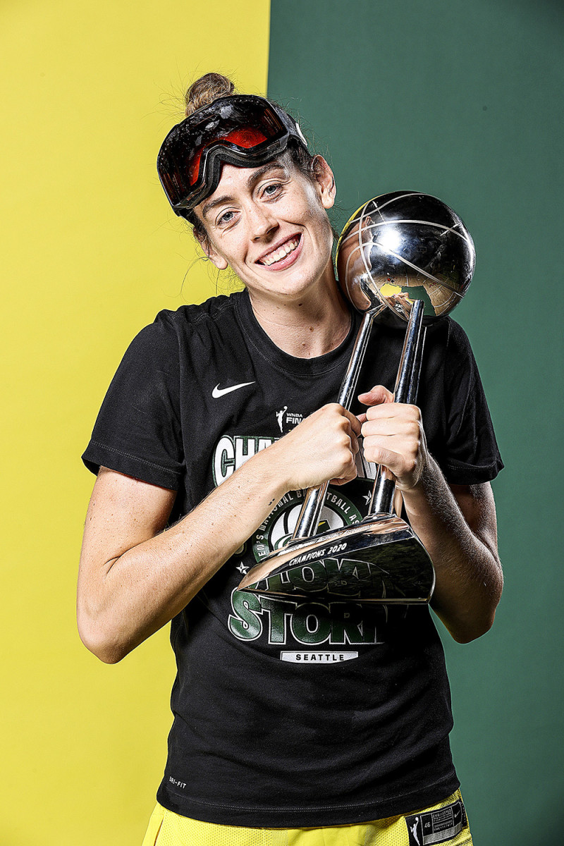 breanna-stewart-trophy