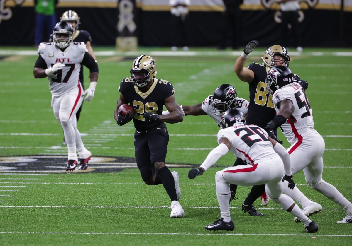 Nov 22, 2020; New Orleans, Louisiana, USA; New Orleans Saints running back Latavius Murray (28) runs against the Atlanta Falcons during the second half at the Mercedes-Benz Superdome. Mandatory Credit: Derick E. Hingle-USA TODAY Sports