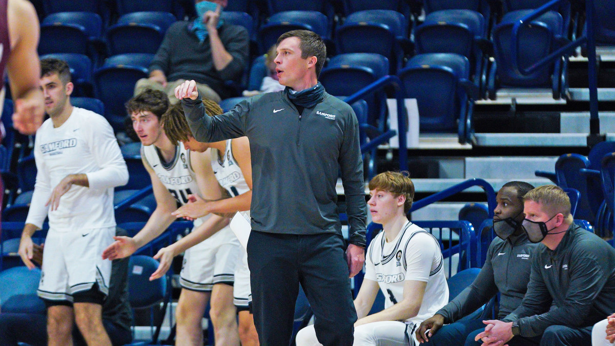 Samford coach Bucky McMillan instructs from the sideline
