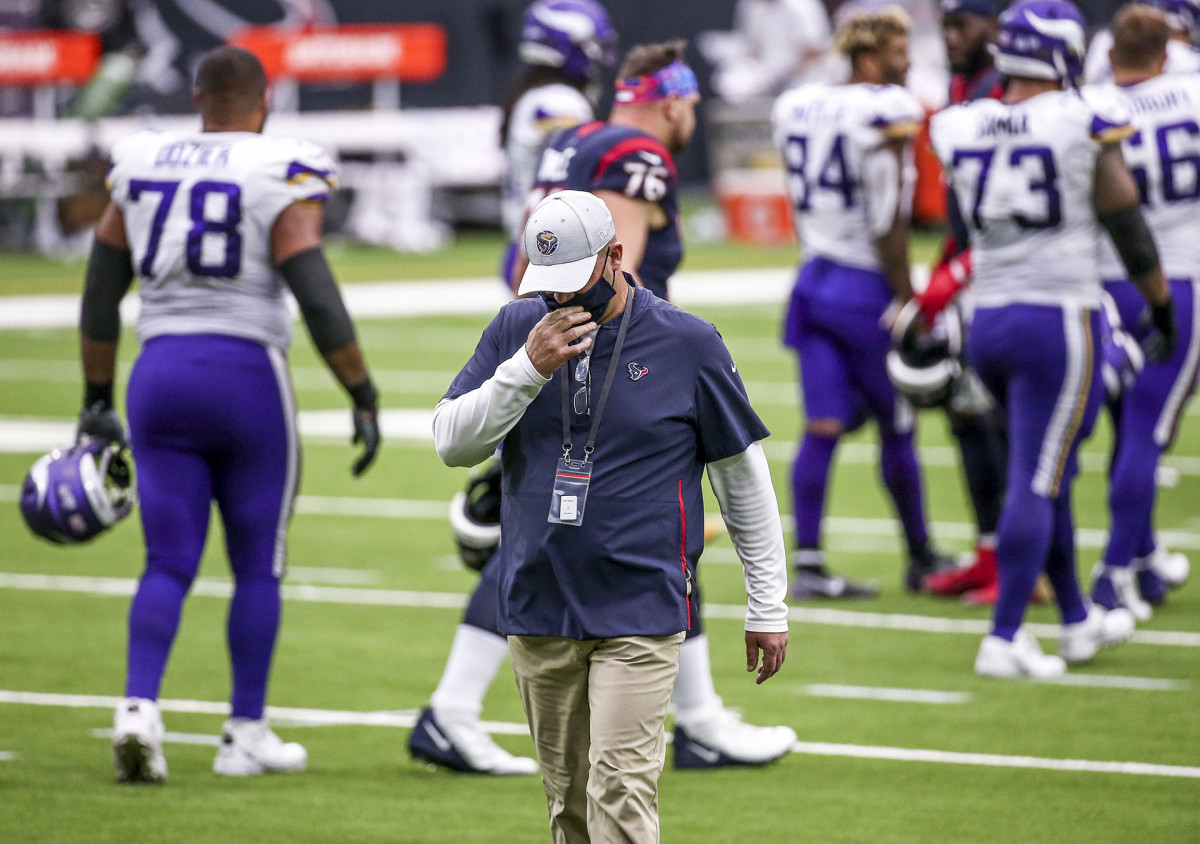 Bill O'Brien walks off the field after last game as Texans coach