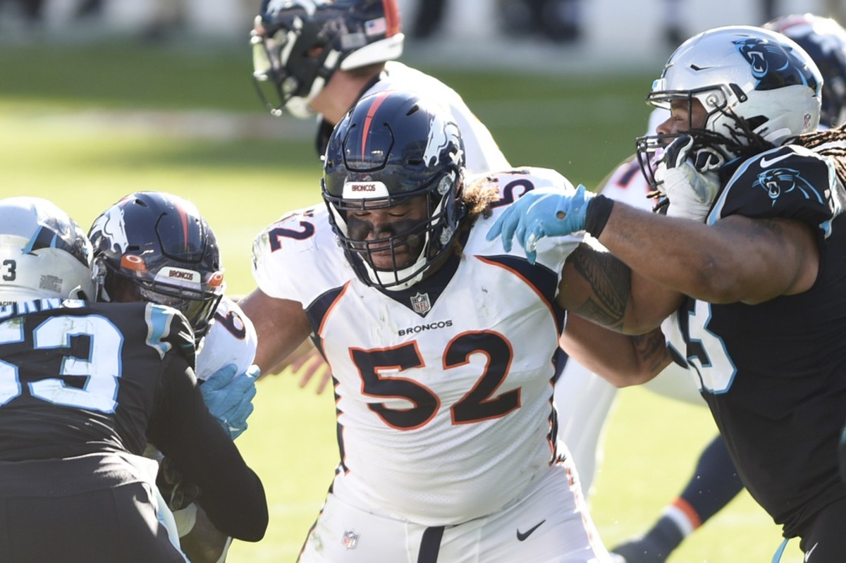 Denver Broncos guard Netane Muti (52) on the field in the second quarter at Bank of America Stadium.