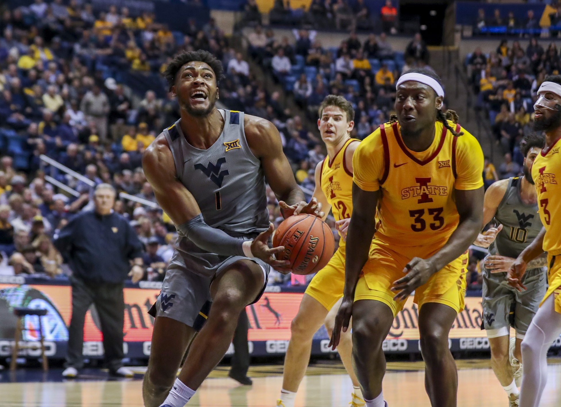 Spread &amp; Over/Under Predictions for WVU vs Iowa State