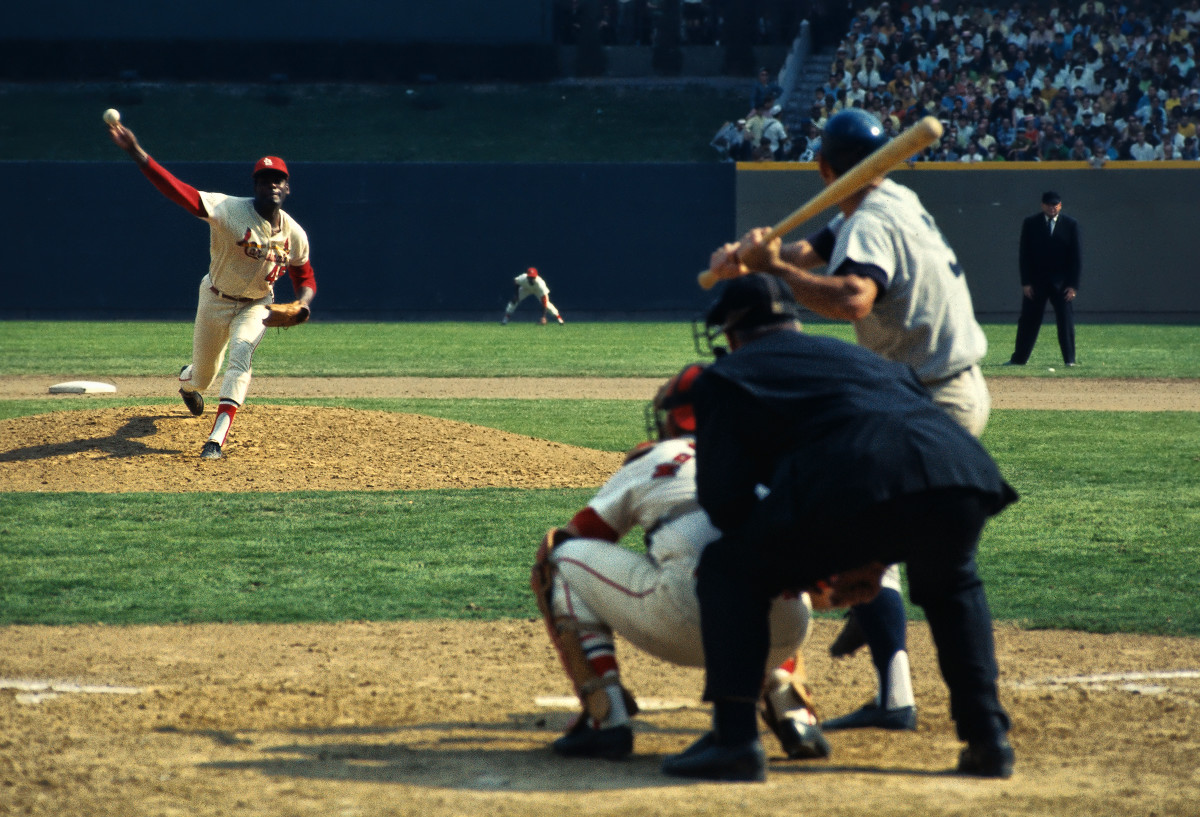 Gibson against the Tigers in October 1968.