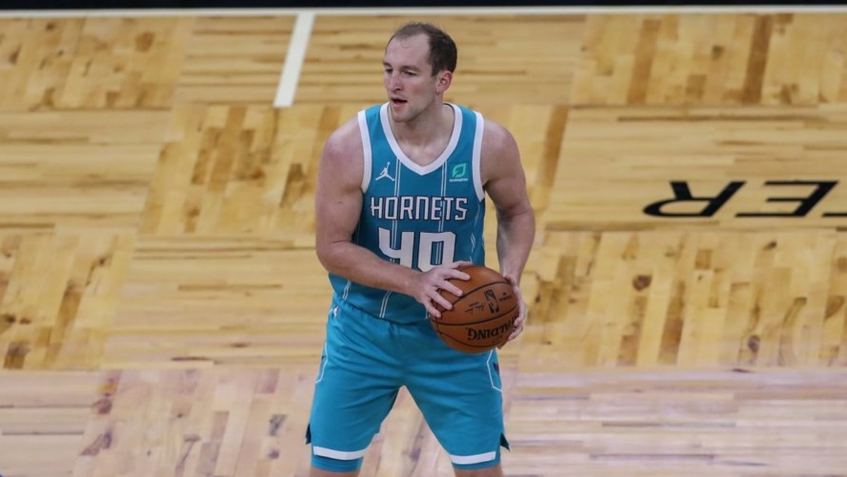 Cody Zeller fractures hand vs. Cavaliers Sports Illustrated