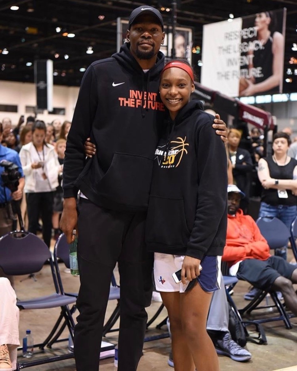 Bartlett met NBA Superstar Kevin Durant at Nike Nationals (Chicago, Illinois, 2018).