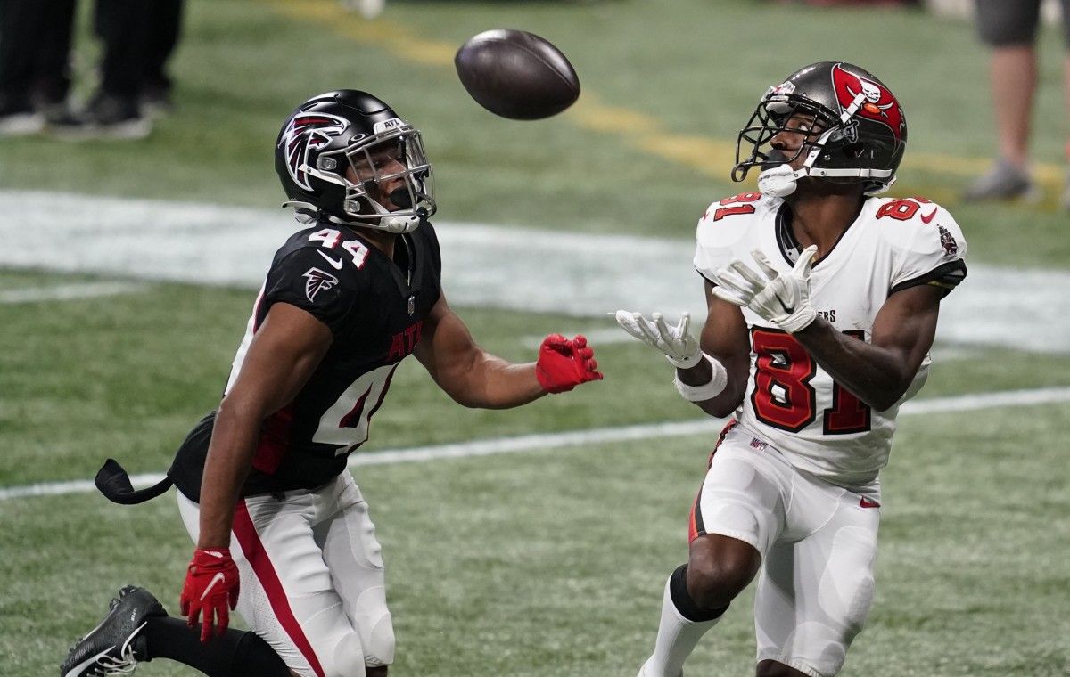 Antonio Brown scores Touchdown over Falcons