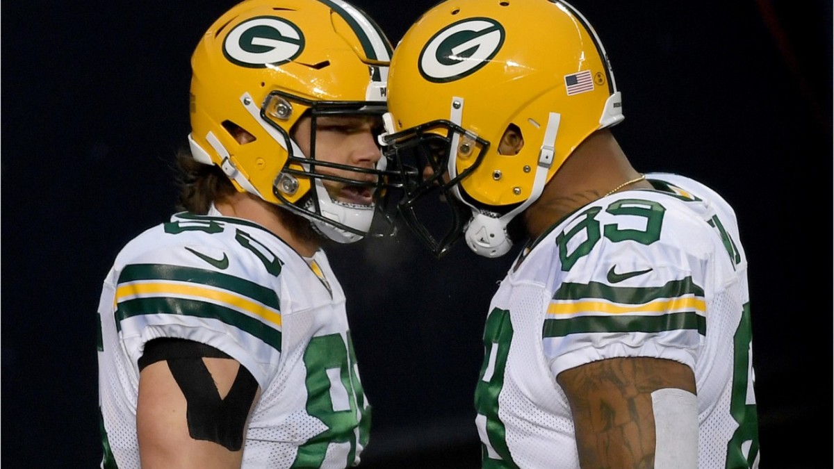 Green Bay Packers Bury Chicago Bears, Earn No. 1 Seed